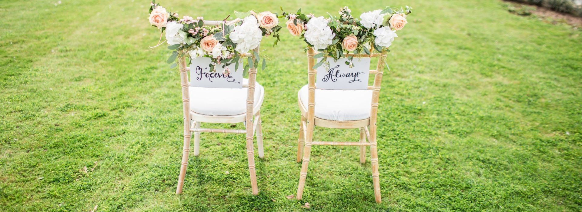 7 Ideas originales para decorar las sillas de una boda