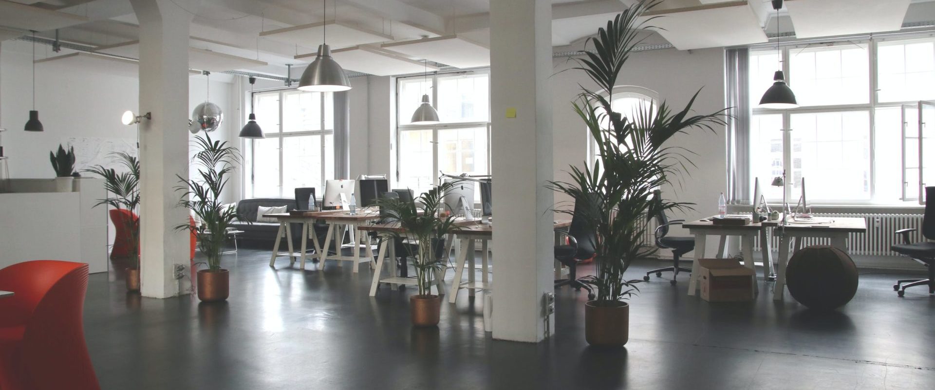 Ideas creativas para decorar y amueblar una oficina